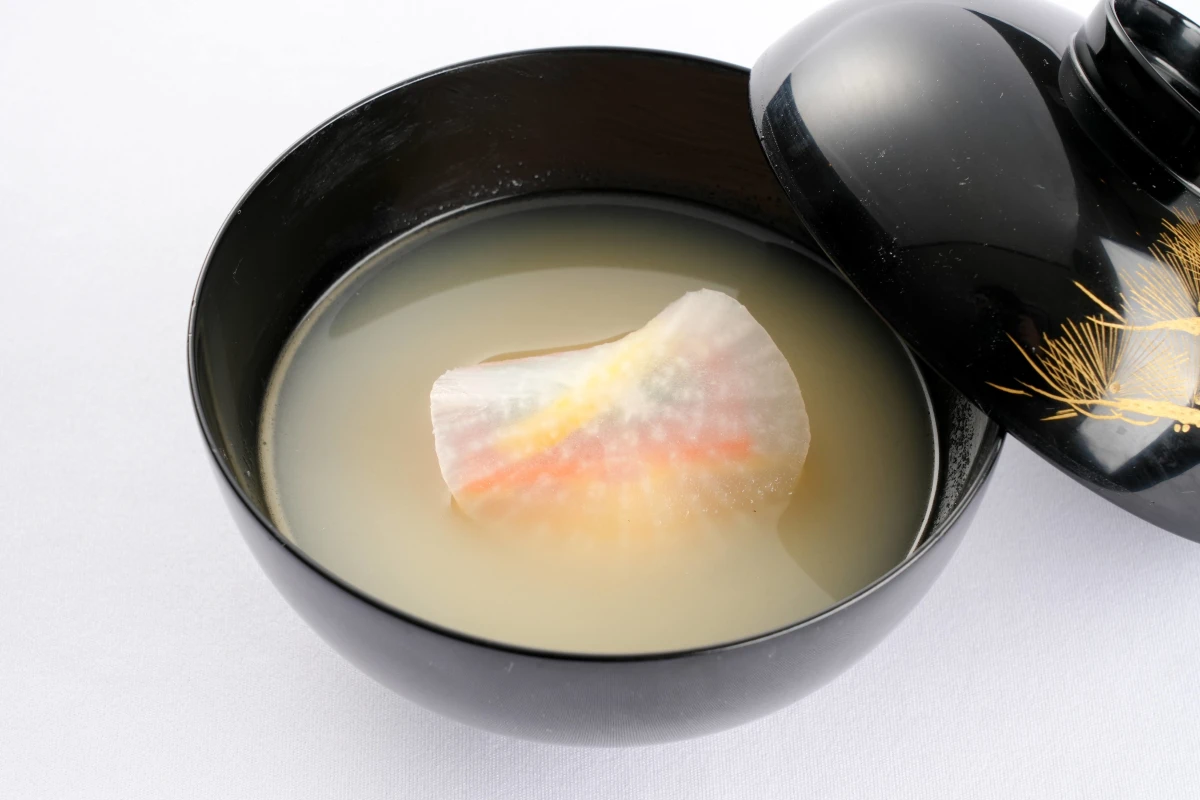 山海の旬の味覚を味わう豪華お祝い懐石コース全6品＋乾杯スパークリング＆メッセージ付き特製ホールケーキ＆記念写真ラベルのオリジナルワイン 7