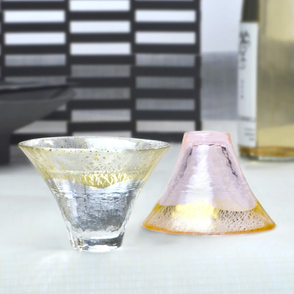 【木箱入り】富士山 冷酒杯揃え(金透き・金さくら)
