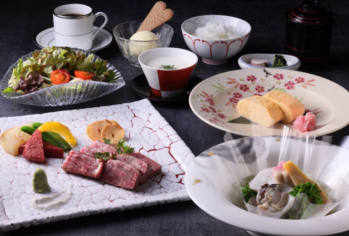 鉄板焼きの技術と極上近江牛を堪能 | 【カウンター席確約×アニバーサリープラン】近江牛メインの鉄板会席ランチ全10品★乾杯スパークリング×メッセージ付きプレート★琵琶湖ホテルで過ごす特別なひととき