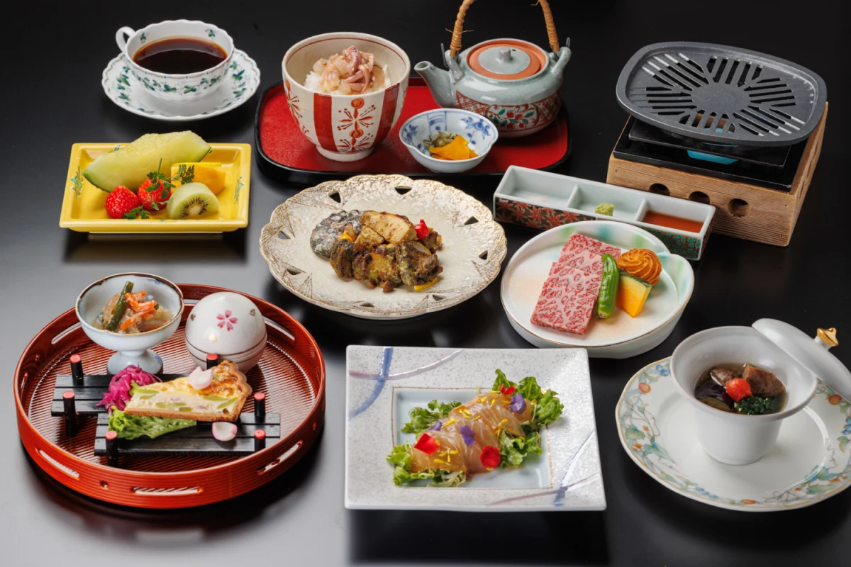【老舗ホテルの特別プラン】神戸ビーフの陶板焼や季節の食材を使った和洋折衷8品【六甲】コース＋メッセージプレート付き 1