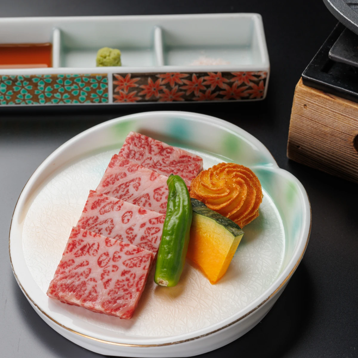【老舗ホテルの特別プラン】神戸ビーフの陶板焼や季節の食材を使った和洋折衷8品【六甲】コース＋メッセージプレート付き 3