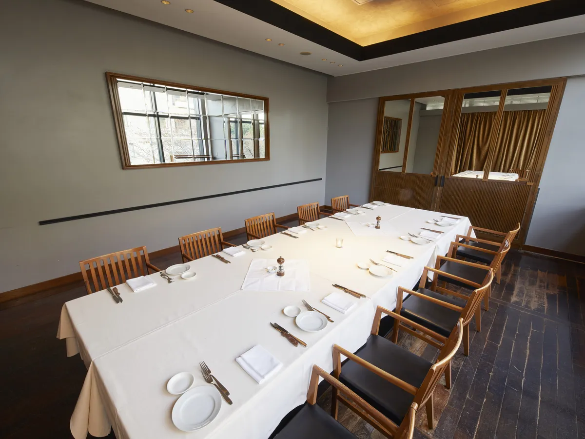 【4～24名様／個室確約★顔合わせランチ】2種から選べる本格ステーキコース＋乾杯ドリンクで新たな家族の誕生を祝う贅沢ランチ 座席