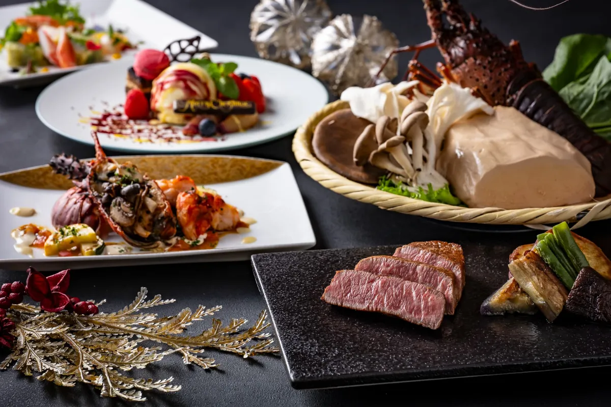 12月19日〜25日限定【クリスマスディナープラン】乾杯シャンパン付★活伊勢海老やフォアグラ、米沢牛ステーキを含む贅沢な鉄板焼きコース“聖”★炎の演出 鉄板デザートでサプライズ〜赤羽橋徒歩2分★ザ・プリンス パークタワー東京の写真 1