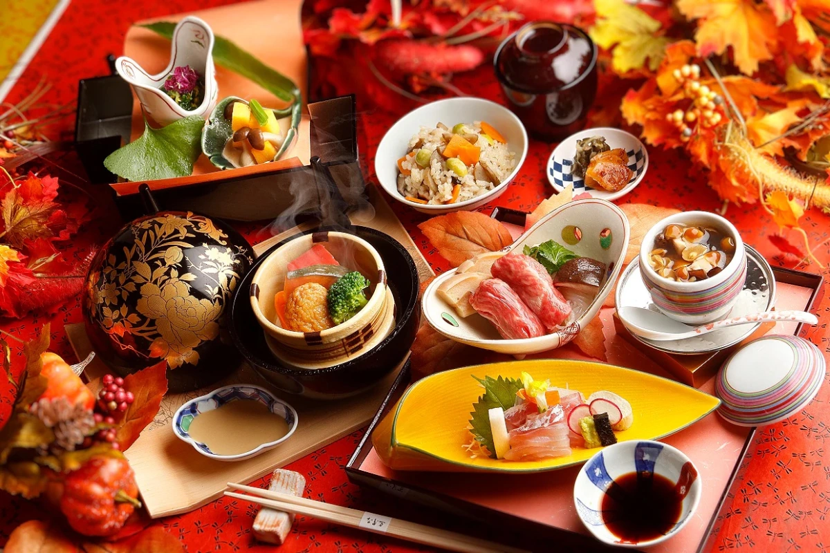 【横浜ベイエリアを一望★アニバーサリーランチ】季節の恵みを堪能★老舗料亭伝統の味〜“季節の彩御膳”＋乾杯ドリンク＋オリジナルギフト〜みなとみらい駅徒歩5分 / ヨコハマ グランド インターコンチネンタル ホテル 料理