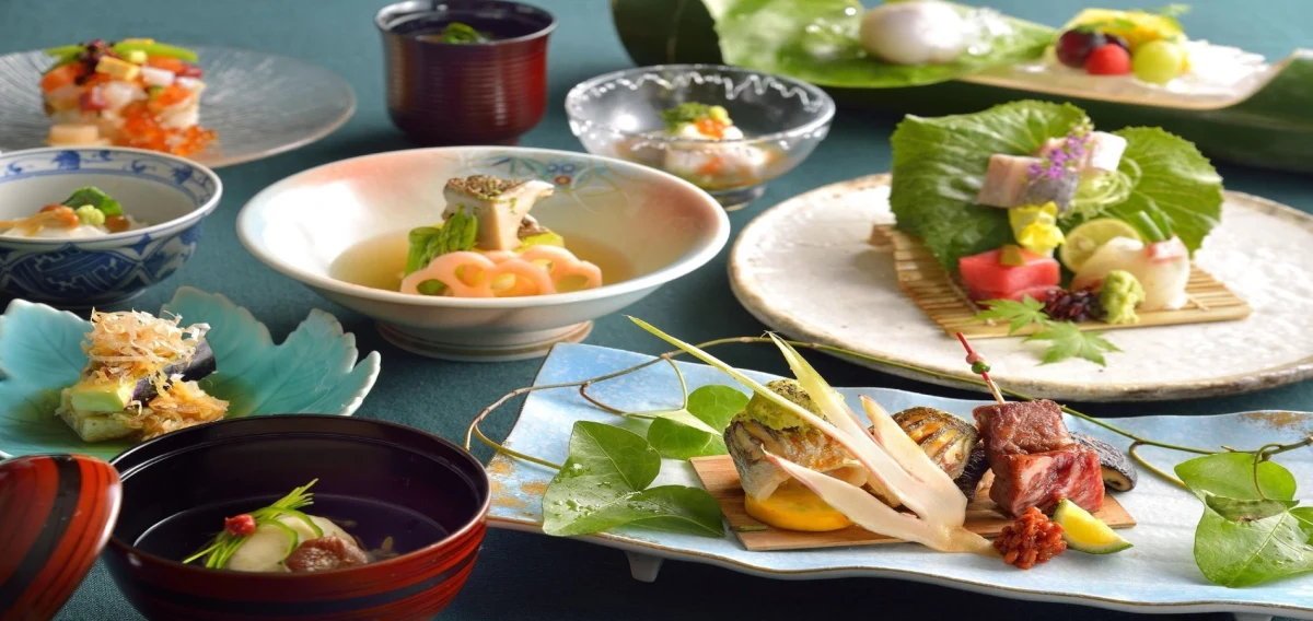 【乾杯ドリンク付き！個室確約】ホテル椿山荘東京で賑やかなご長寿のお祝いを★季節の会席料理全10品★記念撮影★4名様～ 3