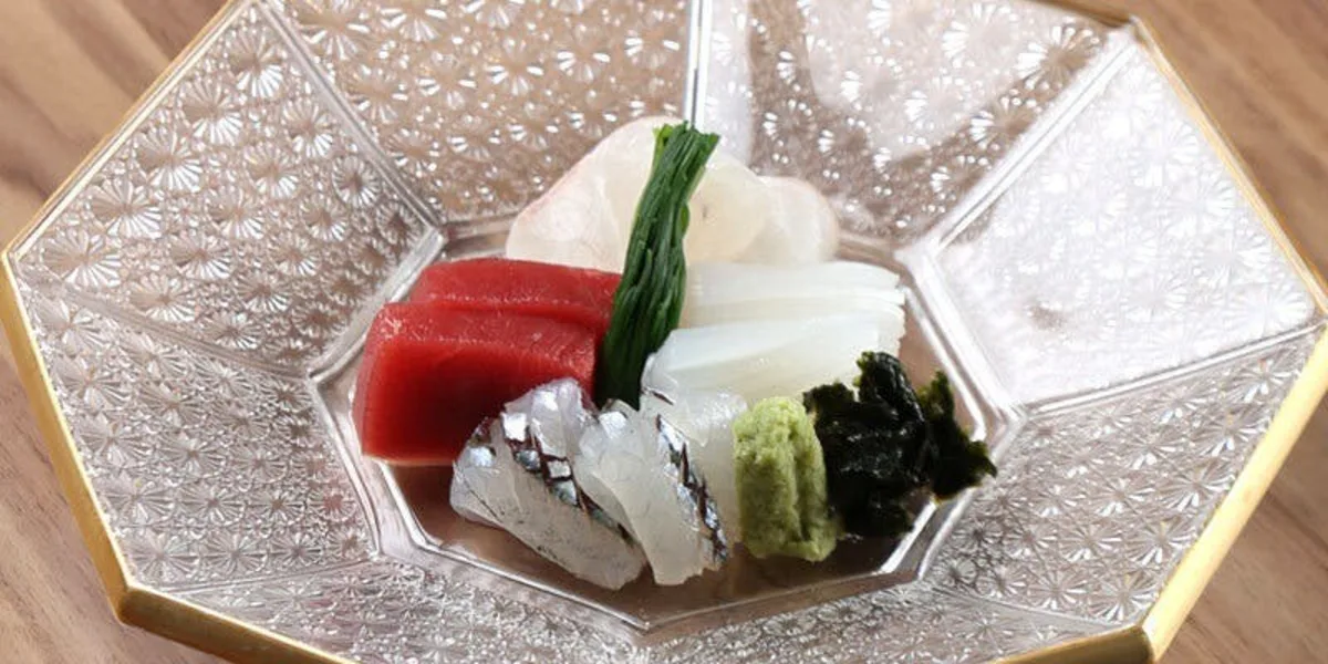 【北新地の隠れ家で祝うアニバーサリーディナー】季節の厳選食材を使ったおまかせコース全10品程度★北新地駅から徒歩3分の好立地

 1