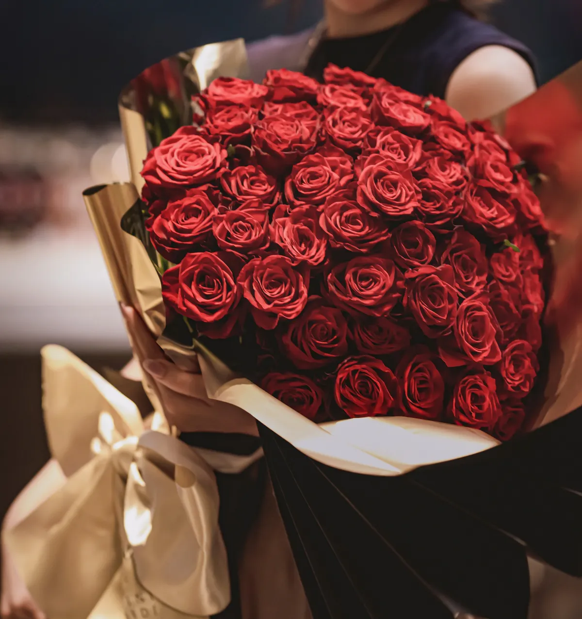 100本のバラの花束