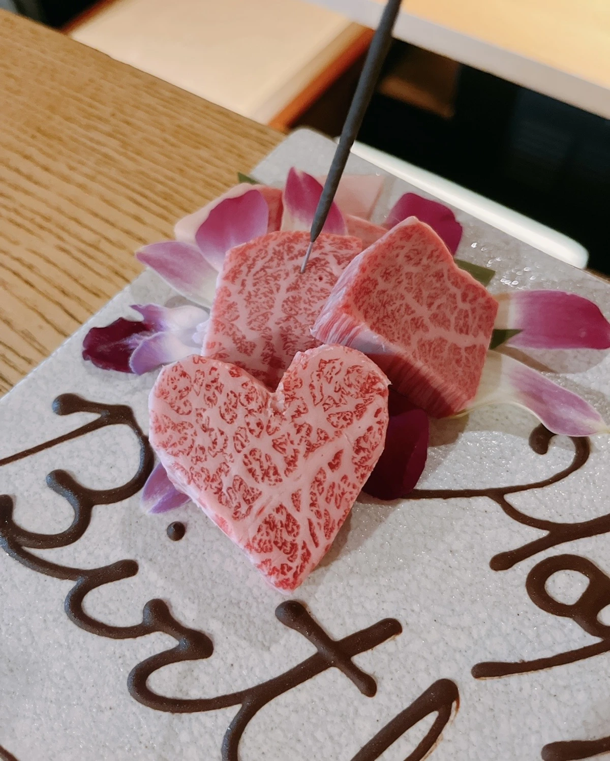 お肉プレートは予約できますか?