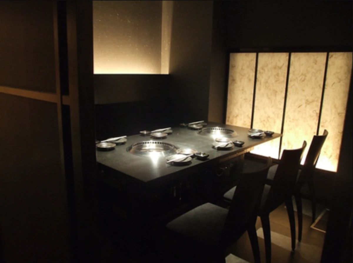 【個室確約×アニバーサリープラン】飲み放題付★仙台牛の芸術・食べ比べ9種含む贅沢焼肉コース×メッセージ付きプレート★仙台駅から徒歩3分！心に残る至福体験の写真 2