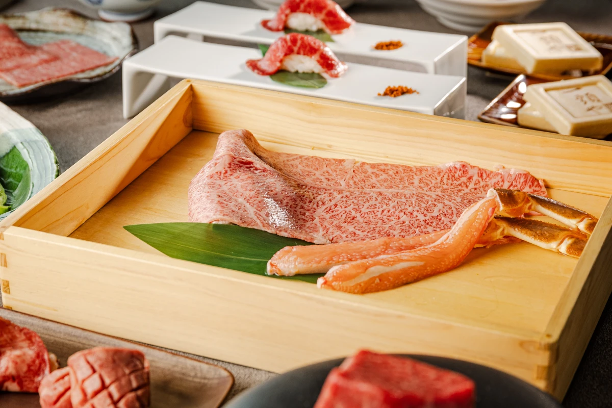 希少部位3種やしゃぶしゃぶなど松阪牛をたっぷり堪能できる全12品 | 【個室確約★アニバーサリー/顔合わせ】松阪牛の希少部位3種やしゃぶしゃぶを含む全12品ディナー+乾杯シャンパン+デザートプレート★三越前駅直結のビルで松阪牛に舌鼓