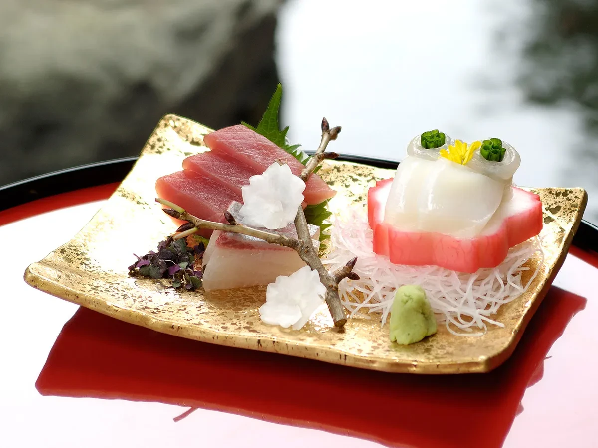 【4〜12名 個室確約×大人数のお祝いプラン】旬の食材を使用した豪華会席+飲み放題付き★浜松の老舗旅亭で本日の主役を華やかにお祝いの写真 3