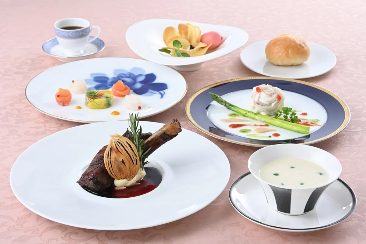 Anny限定【アニバーサリープラン】本格フレンチフルコース＋乾杯スパークリング＋メッセージ付きプレート＋ケーキ＋記念撮影★季節の旬素材を使ったフレンチで記憶に残る記念日を★ 1