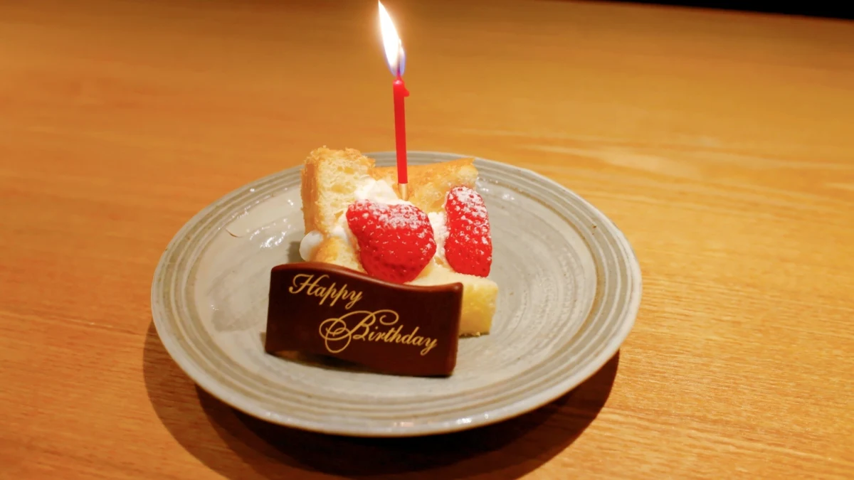 還暦祝い締めるメッセージ付きあっさりシフォンケーキ | 【還暦祝いに】悩んだらこのコース!特別な日のためにちょっと贅沢なイーハトーブプラン★黒毛和牛炭火焼き、鱧など★記念日メッセージ付ケーキ★大阪・福島で特別なお祝い時間を