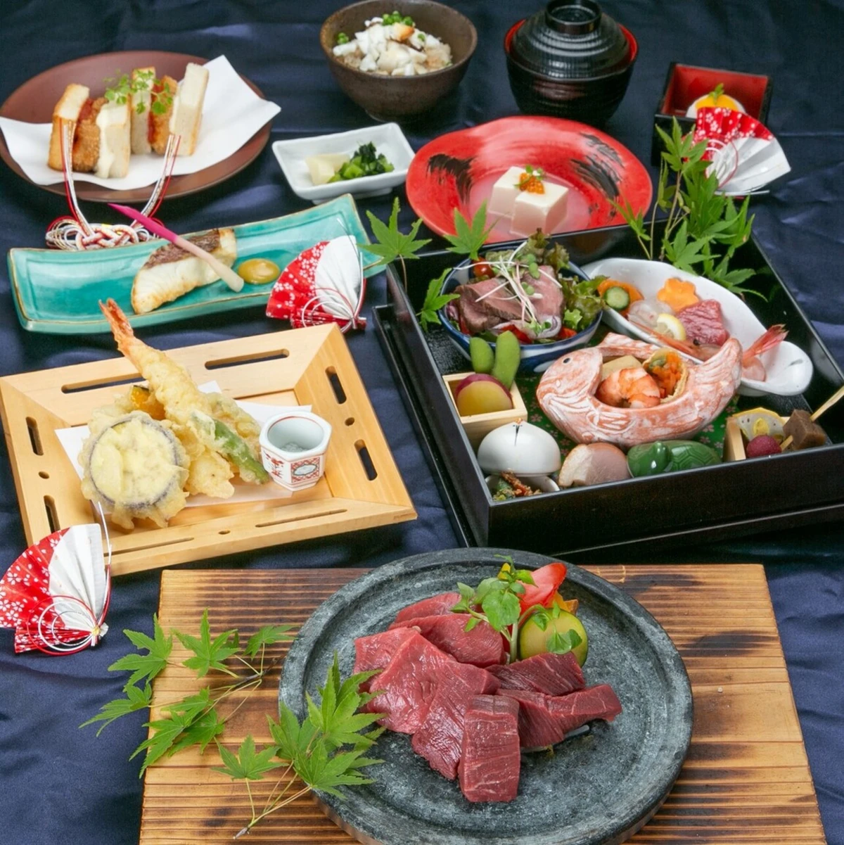 料理長渾身の肉料理が彩る長寿祝い | 【個室確約×地上200mの絶景！/長寿祝い】環コース/和牛もも肉の石焼き、本日の焼き魚、造里など肉割烹懐石全9品等肉割烹懐石全9品＋選べる1ドリンクor2時間飲み放題★各線新宿駅から徒歩5分
