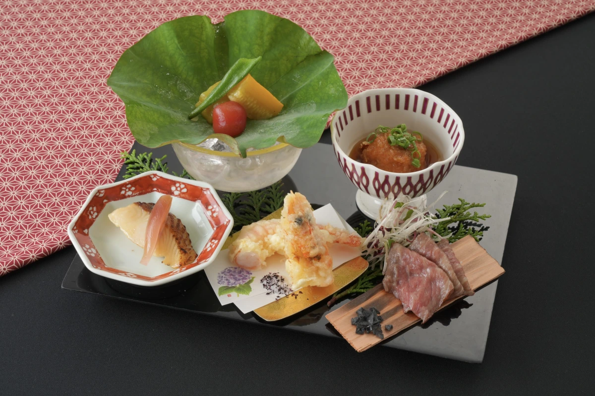 【個室確約 / ご長寿お祝いプラン】賀寿懐石コース全9品＋自家製生ケーキ＆乾杯酒 5