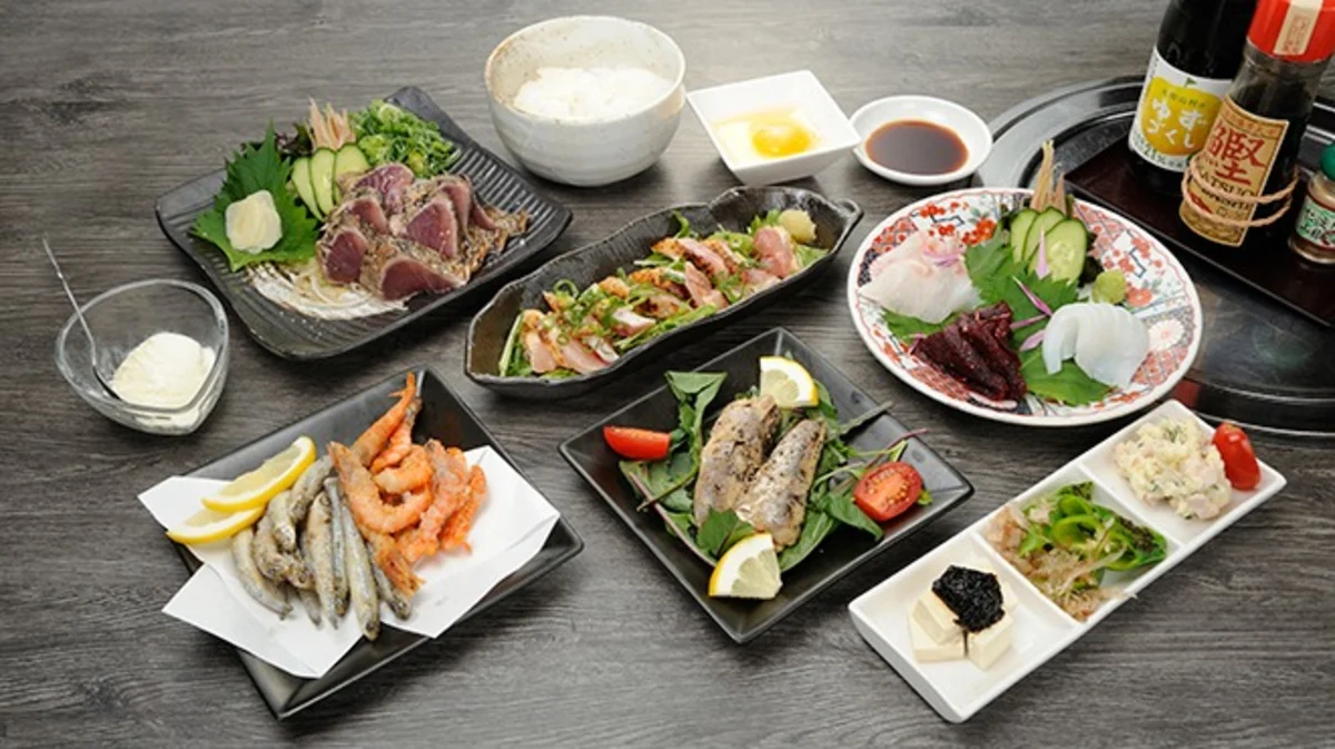 【アニバーサリーディナーin大阪（京橋）】土佐名物のカツオ・はちきん地鶏含む全9品のわら焼きフルコース★2時間飲み放題付き 1