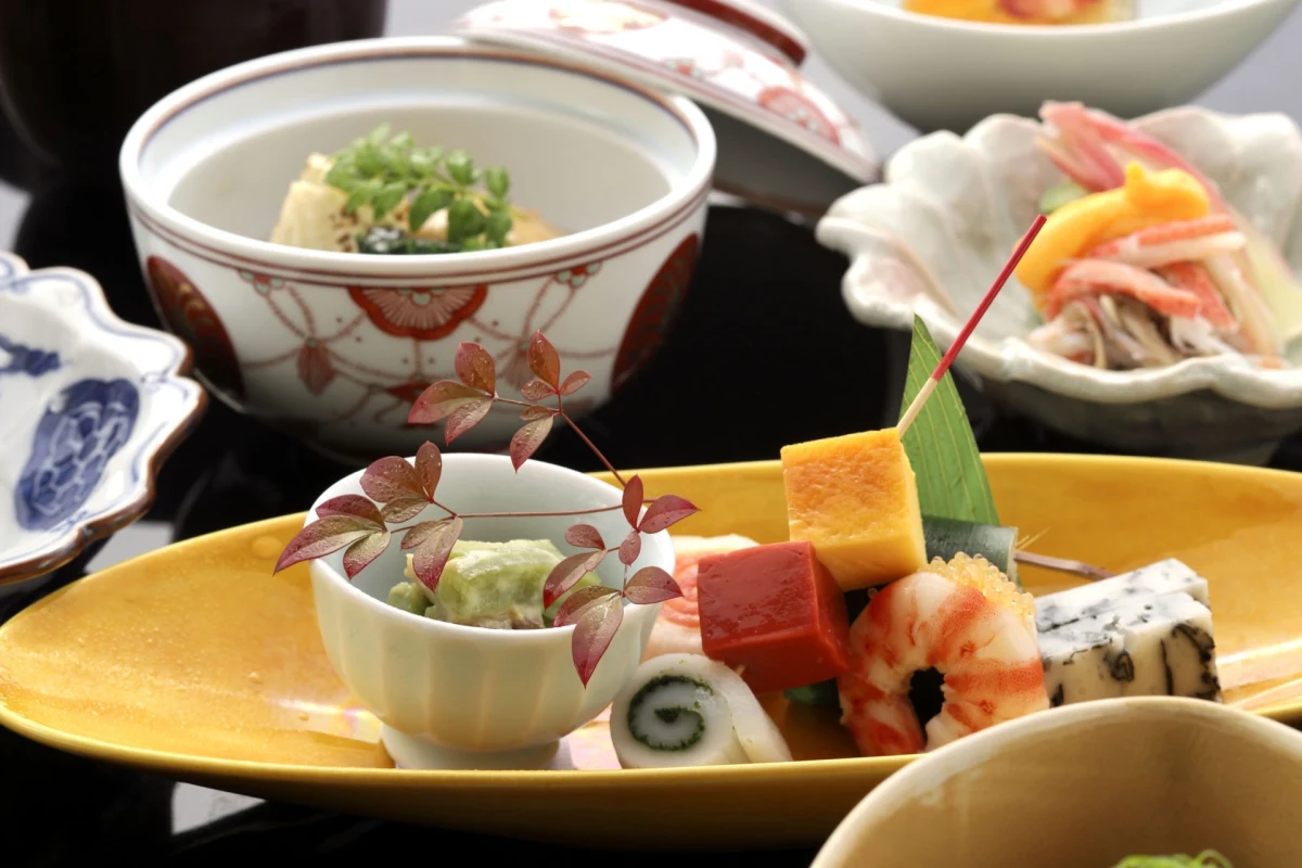 特別な夜を彩る四季折々の厳選食材を使用した極上の京懐石 | 【個室確約★記念日プラン】四季折々の恵みを存分に味わうアニバーサリーディナー★心尽くしの京懐石〜歴史情緒溢れる祇園の街に佇む大人の隠れ家