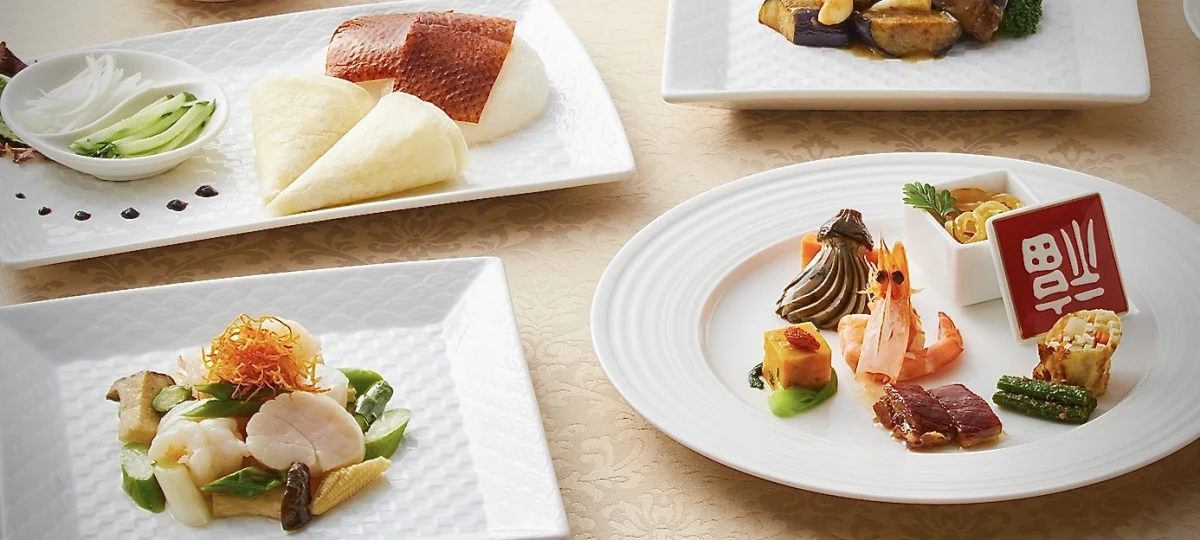 五感を刺激する美食体験★匠の技光る逸品を贅沢に堪能 | 【最大12名様 / 個室確約★お祝いランチプラン】記憶に残る感動の美食体験★北京ダックやあんかけ炒飯を含む慶祝コース全7品+乾杯ドリンク+ミニブーケ〜とっておきのお祝いシーンに相応しい洗練空間で華やかに祝う★ロイヤルパークホテル / 水天宮前駅直結