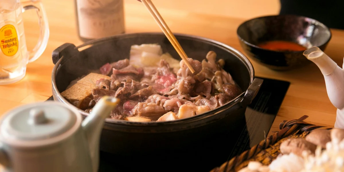 【半個室確約 記念日/顔合わせ向け特別プラン】贅沢を味わう★最高級特撰黒毛和牛A5ロース220gすきやきコース全5品で記念日を華やかにの写真 3