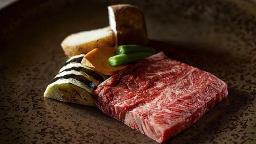 素材の魅力を堪能★厳選食材と繊細な職人技が織りなす至福の食体験 | 【地上25階★夜景を望む非日常空間×記念日ディナー】厳選食材と匠の技が織りなす至高の逸品★風雅おすすめ創作和食コースor鉄板焼きコース+乾杯ドリンクor飲み放題+メッセージを添えたデザートプレート★新宿西口駅徒歩2分 / 新宿プリンスホテル