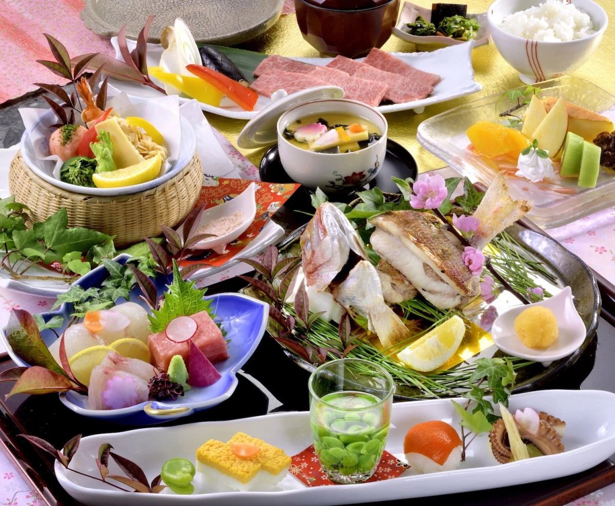 贅沢な美食のひととき★心踊る食体験の幕開けはスパークリングワインで華やかに | 【最大50名様 / 大人数利用でも安心♪周りを気にせず寛げる個室確約★お祝いディナープラン】鯛浜焼きや和牛プレート焼を含むお祝い懐石＋乾杯用スパークリングワイン〜大切なお祝いの席にぴったりなオプション有★とっておきの演出でサプライズ〜小倉エリアの大人の隠れ家で華やかに祝う至福のひととき