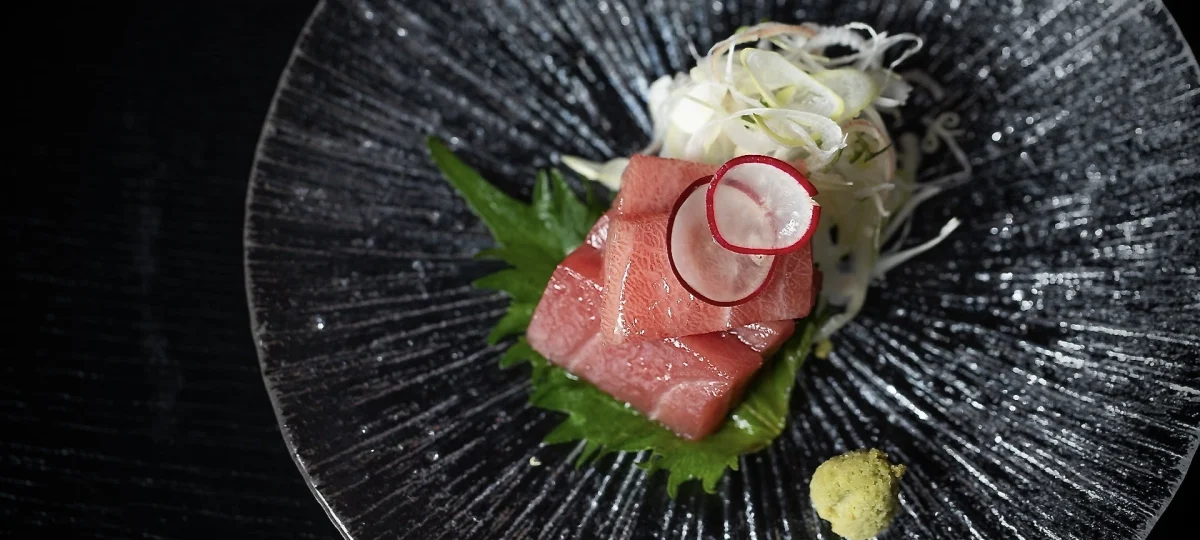 お祝いの席を華やかに彩る美食体験〜素材の魅力を贅沢に堪能★匠の技光る逸品に舌鼓 | 【4〜8名様 / 個室または半個室確約★大人数のお祝いランチプラン】旬の美食に舌鼓★季節の会席料理〜フリードリンク付きコース有★THE MARK GRAND HOTEL・さいたま新都心駅直結