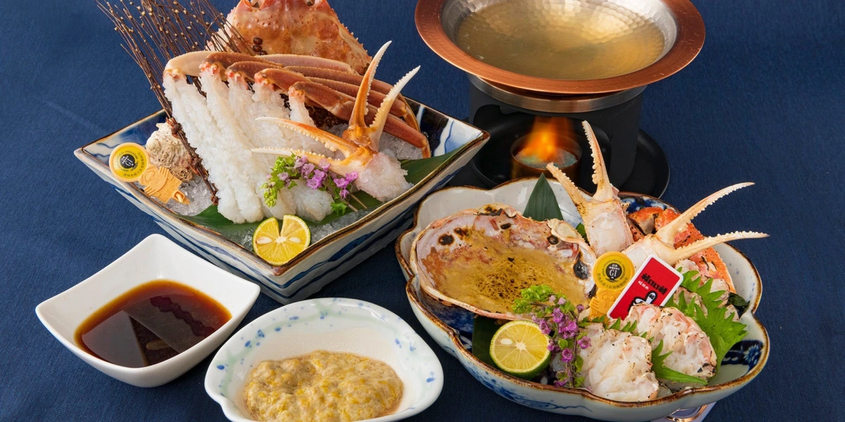 11月〜5月限定【最大6名×オーベルジュでお祝い】三国港直送の越前がにを丸ごと1杯堪能!茹蟹・蟹刺し・焼蟹など贅沢フルコース御膳2種★福井・三国でハレの日を祝うの写真 5