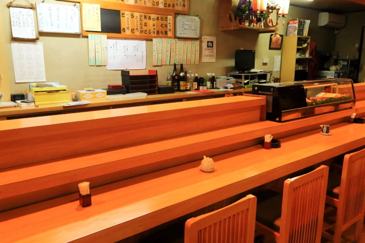 【最大20名/個室確約 顔合わせ・結納プラン】全国各地の旬物を豊富に使用した寿司コース★草津駅より徒歩10分★ご両家の新しい門出を旬の新鮮なお寿司でお祝い 内観/外観