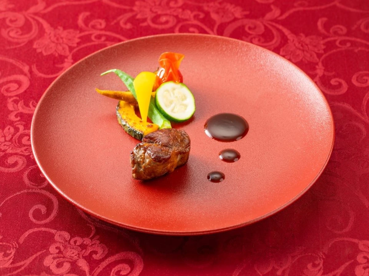 感動の美食体験★ハレの日を華やかに彩る贅沢なイタリアンコース | 【4〜12名様 / 個室確約★ご結納・ご両家お顔合わせプラン】品格漂う空間で紡ぐ上質なひととき★心尽くしのイタリアンコース＋乾杯ドリンク〜渡辺通駅徒歩2分・ホテルモントレ福岡