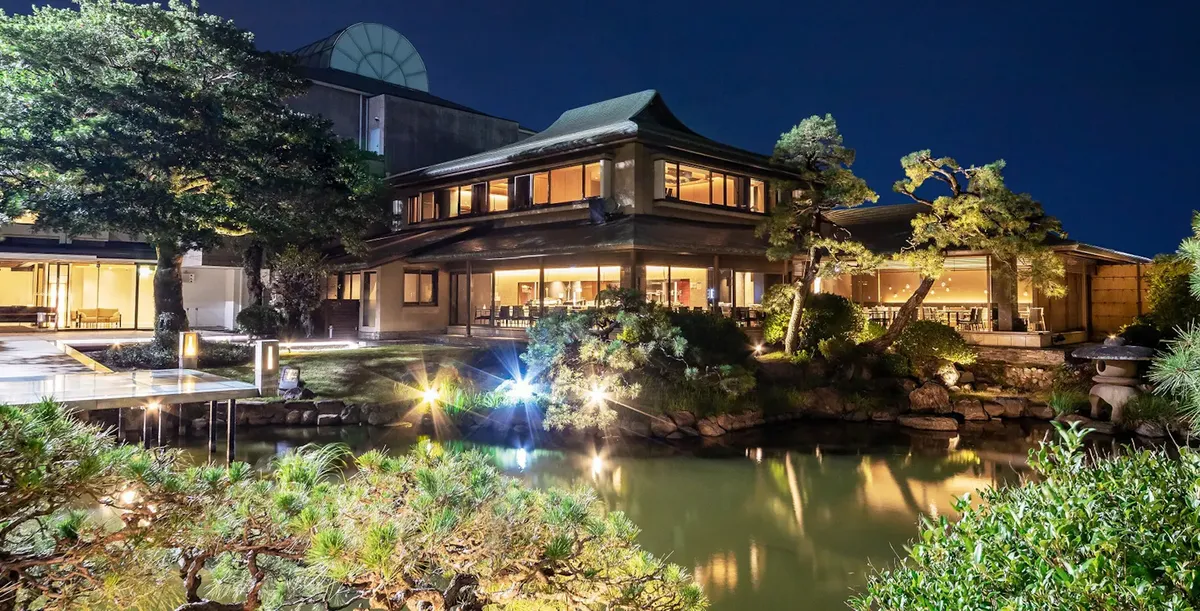 【4〜8名様 / 700坪の百年庭園×完全個室確約★ご両家お顔合わせ・ご結納ディナープラン】旬の美食を堪能〜“百合会席”＋乾杯ドリンク★小倉駅徒歩圏・アートホテル小倉 ニュータガワの写真 3