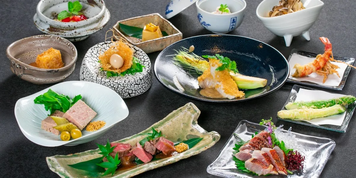 ビジネス会食を成功に導くお店一番の人気コースと贅沢な飲み放題メニュー | 【個室確約 接待・会食プラン】和食フレンチ全9品【楓】＋飲み放題＋メッセージプレート★淀屋橋で堪能する和食フレンチと美酒で記憶に残るビジネス会食を★