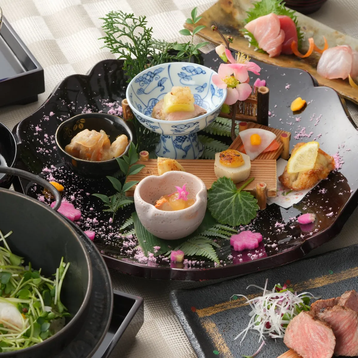 華やかな懐石料理全9品