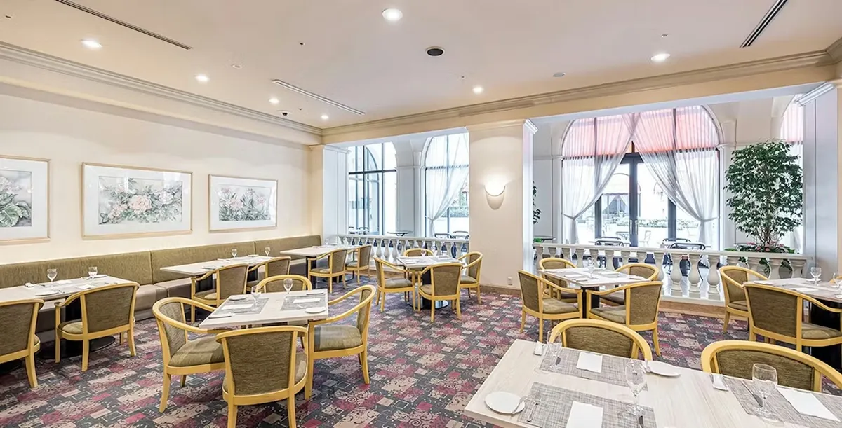 【〜8名様★ホテルオークラ東京ベイで大人数のお祝いランチ】魚料理、牛フィレ肉＆フォアグラを味わう贅沢な全6皿【お祝いランチプレミアム】＋メッセージ入りチョコプレート＆記念撮影の写真 2