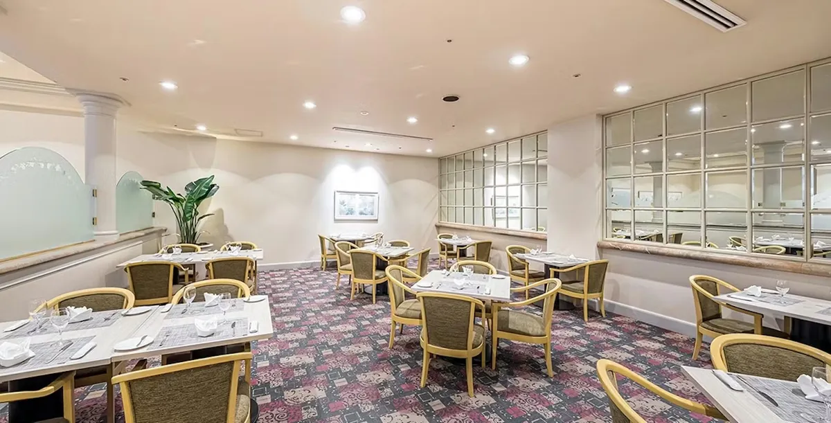 【〜8名様★ホテルオークラ東京ベイで大人数のお祝いランチ】魚料理、牛フィレ肉＆フォアグラを味わう贅沢な全6皿【お祝いランチプレミアム】＋メッセージ入りチョコプレート＆記念撮影の写真 5