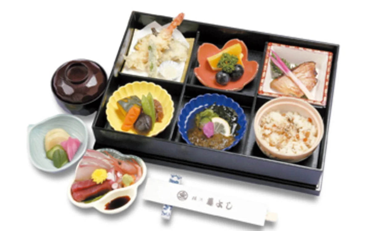 【個室確約 結納/顔合わせプラン】鯛姿焼やお造りを含む全11品の華麗な結納膳★横浜で新たなご家族の誕生をお祝い★ 料理