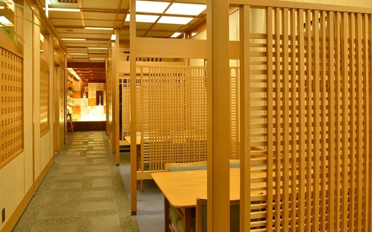 【特別な記念日に選びたい憧れの名店×アニバーサリーランチプラン】1830年創業・老舗料亭伝統の味に舌鼓★季節の恵みと匠の技が織りなす懐石料理+乾杯用スパークリングワイン〜日比谷駅徒歩3分の写真 2