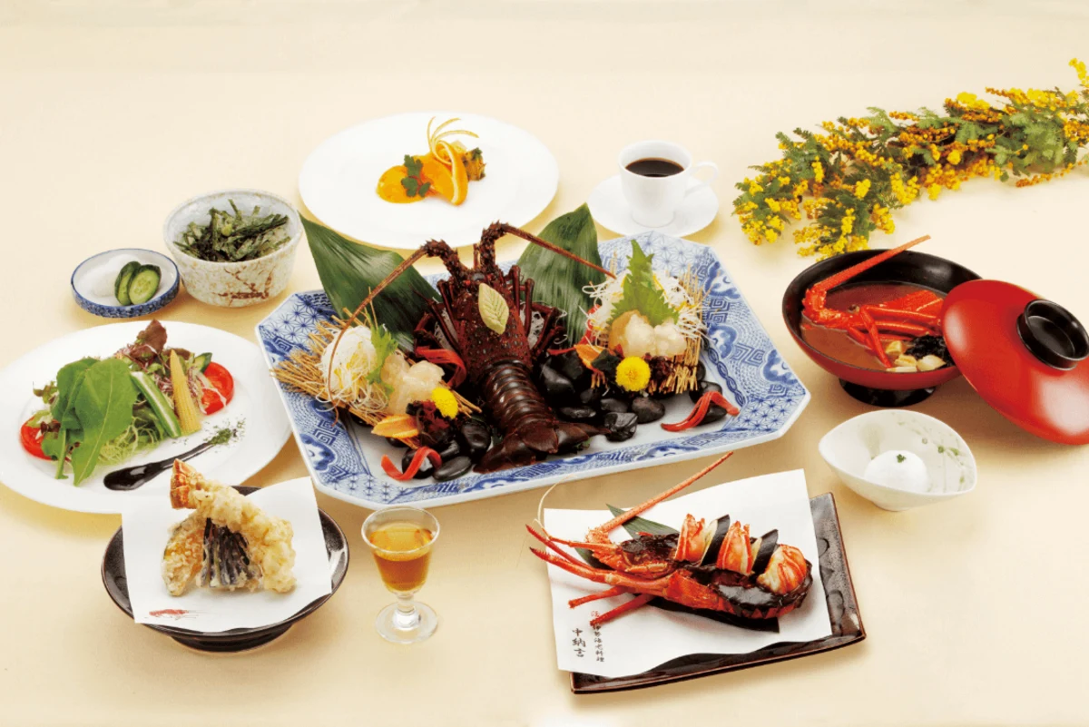 新鮮な伊勢海老を贅沢に味わう翡翠（ひすい）ランチコース