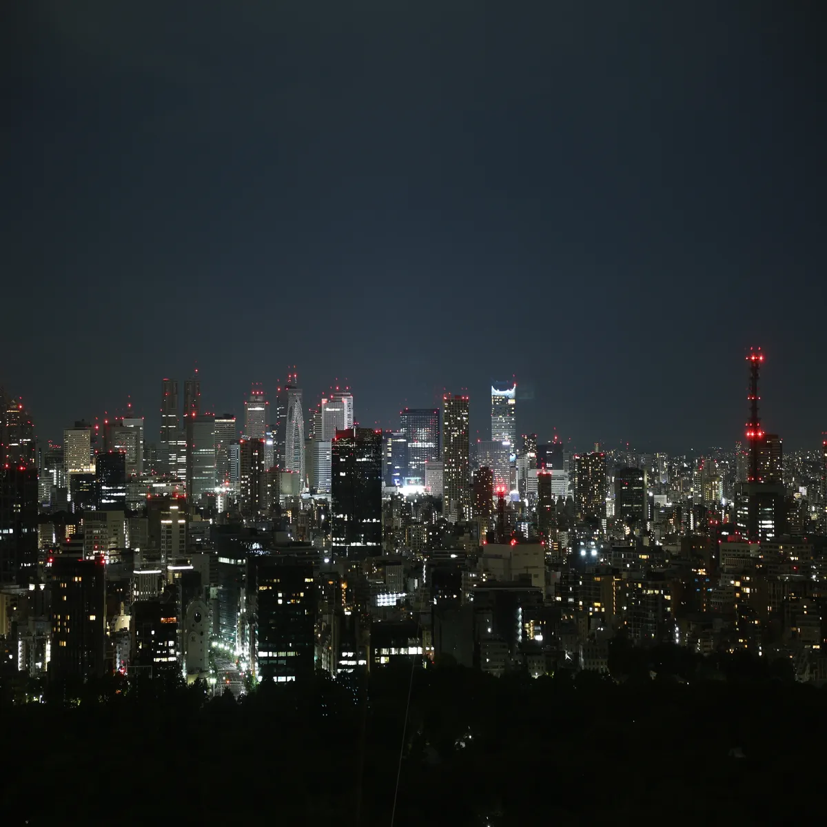 【東京夜景×アニバーサリーディナー】丸ビル最上階で味わうWメイン"微笑みのフレンチ"全7品〈誕生日ディナー Menu Plaisir〉＋乾杯スパークリング＋デザートにメッセージ入れ 内観/外観