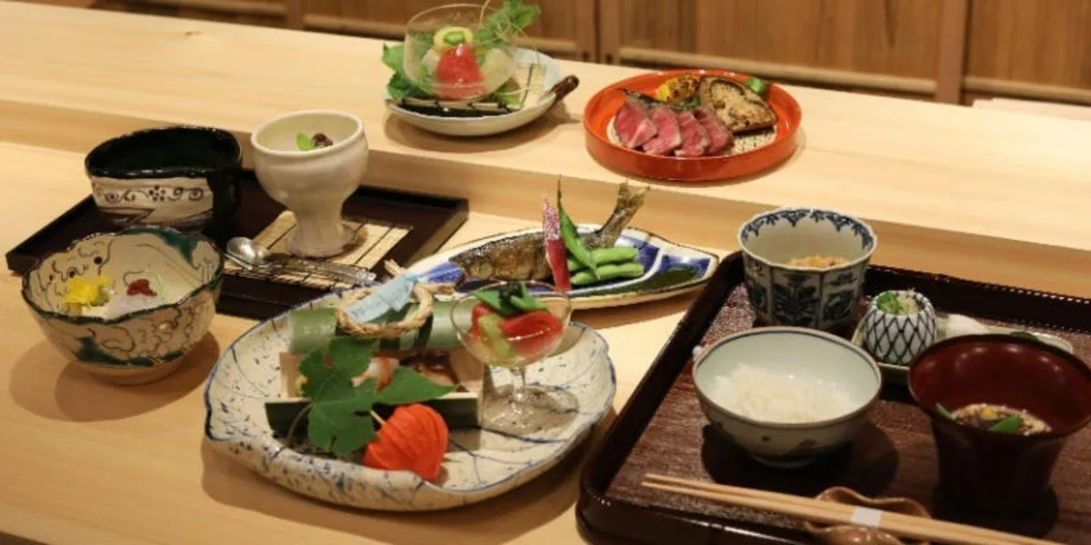 四季を感じる極上の懐石料理がハレの席を彩る | 【個室確約★結納・お顔合わせランチ】旬の美食を贅沢に味わう特別懐石料理★歴史ある京町家の個室でハレの日を祝う