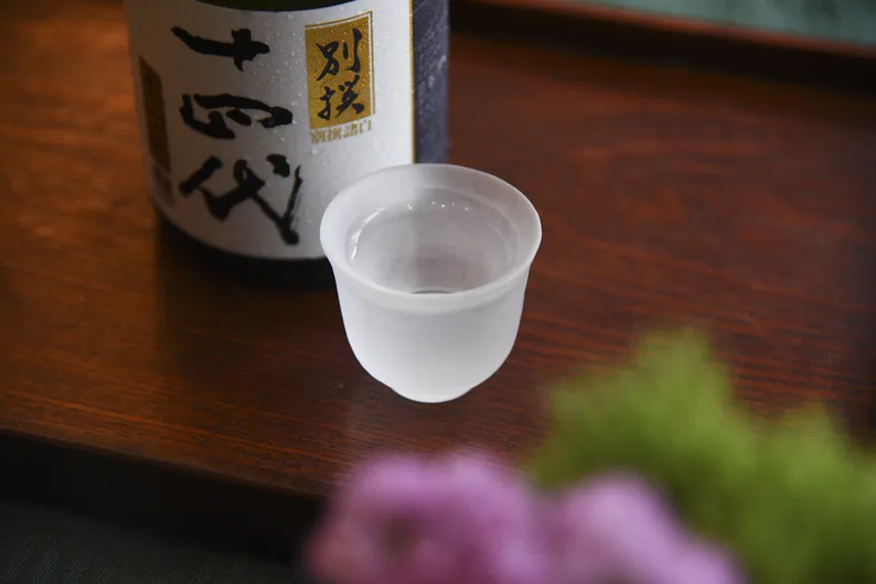 種類豊富な日本酒の品揃え〜ご両家の距離を近づける、和やかな乾杯のひととき | 1日1組限定【4〜14名様 / 個室確約★ご結納・お顔合わせランチプラン】和の風雅と季節の恵みを堪能*本格会席料理+乾杯シャンパン〜渋谷駅徒歩5分・セルリアンタワー東急ホテル