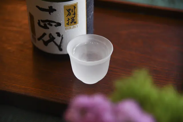 種類豊富な日本酒の品揃え〜ご両家の距離を近づける、和やかな乾杯のひととき
