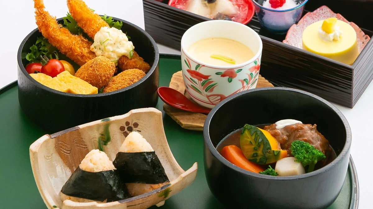 【半個室確約 お食い初めプラン】伝統と技の調和が生む【旬会席】＋乾杯ドリンク+お祝い小鯛とお食い初め膳+歯固めの石付き★ホテル ザ・マンハッタンでお子様の健やかな成長をお祝い 2