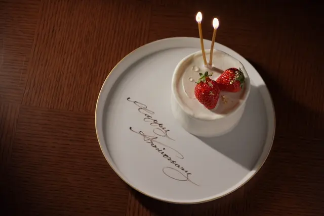 ホールケーキに想いを込めて、感動の演出を
