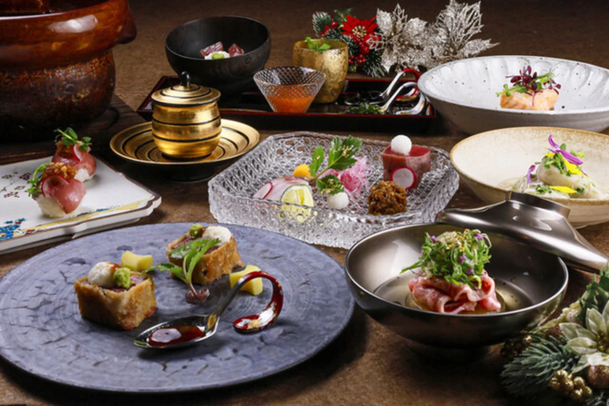 旬の美食に舌鼓〜特別な顔合わせを彩る極上の美食体験 | 【個室確約★結納・お顔合わせディナープラン】赤坂駅から徒歩2分★四季折々の新鮮食材を使用した極上の懐石コース全2種＋プレミアムフリードリンクor乾杯ドリンク/メッセージを添えたデザートプレート付き★モダンラグジュアリーな大人の隠れ家で、大切な方との顔合わせディナー★