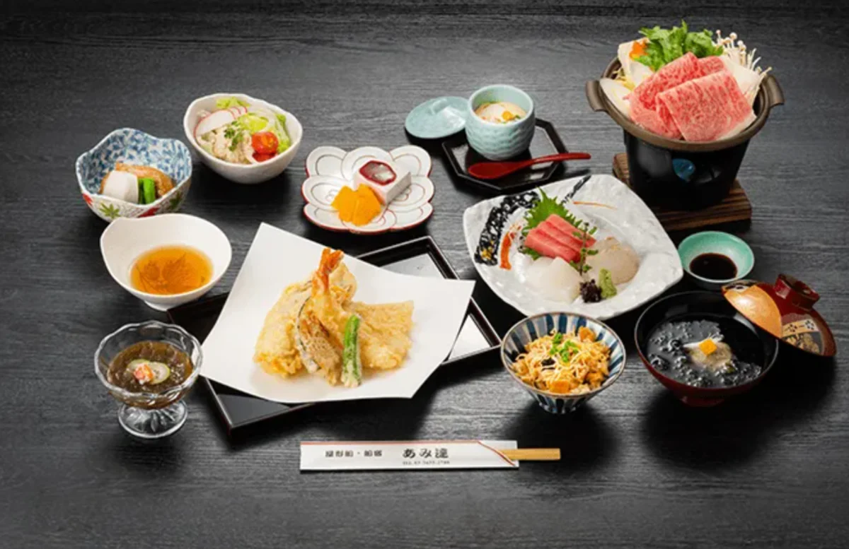 美味しさに包まれる、至福の料理と飲み放題付きプラン | 【アニバーサリープラン×お台場・スカイツリー夜景×乗合屋形船】旬のお刺身＆揚げたて天ぷらメイン全10品ディナー★飲み放題付き★浅草発の東京湾の夜景とともに