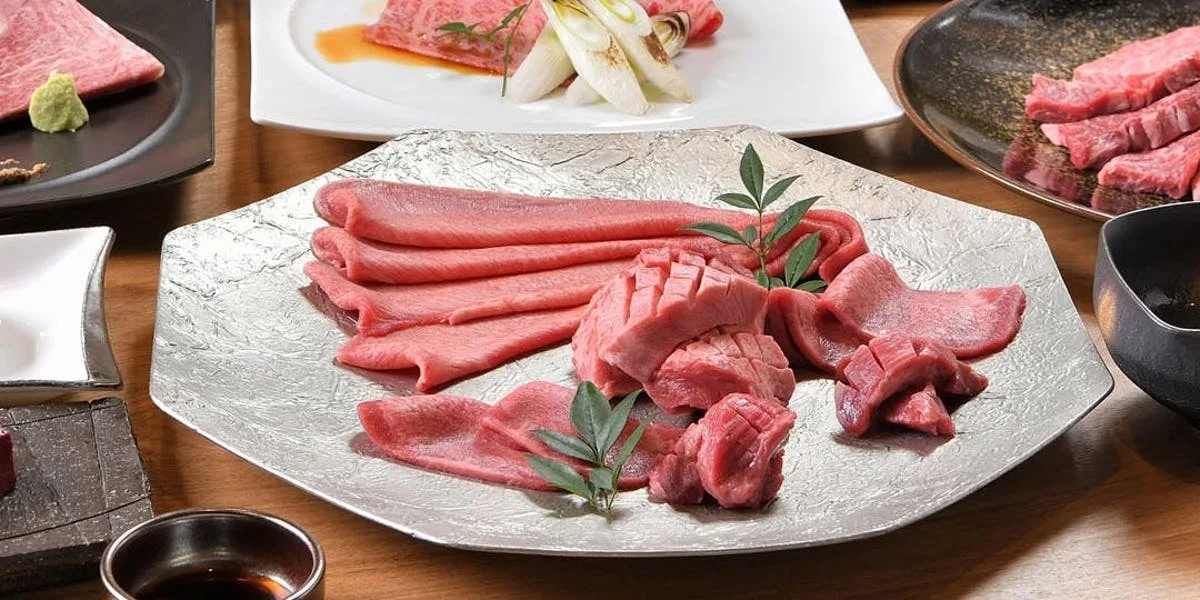 記念日を彩る最高品質のお肉 | 【アニバーサリープラン】極上焼肉コース全10品★メッセージプレート+2時間飲み放題付★