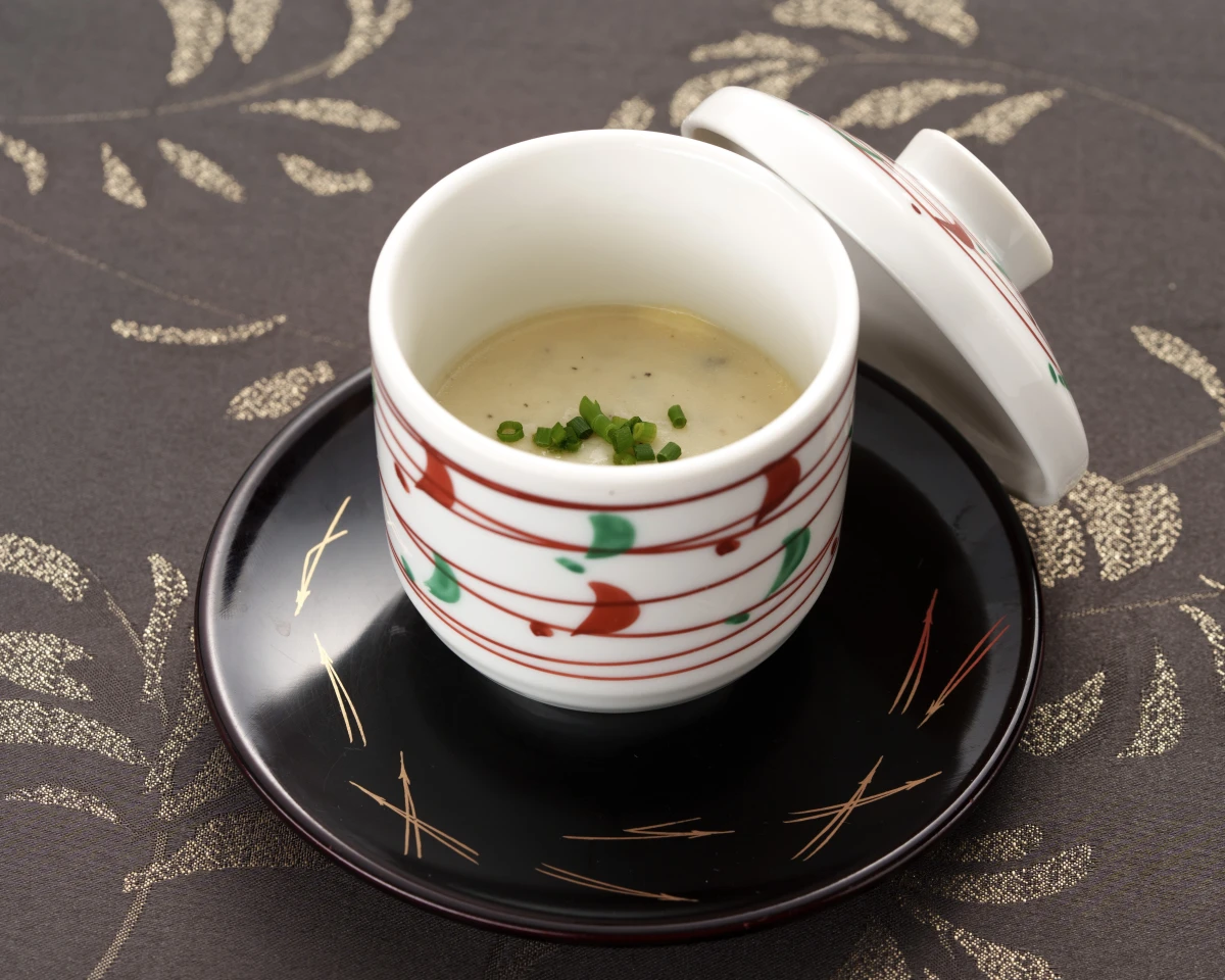【自家製生ケーキ付きアニバーサリープラン】 料理長こだわりの豪華懐石料理全9品★乾杯ドリンク★青山通りに面した上品な日本料理店 12