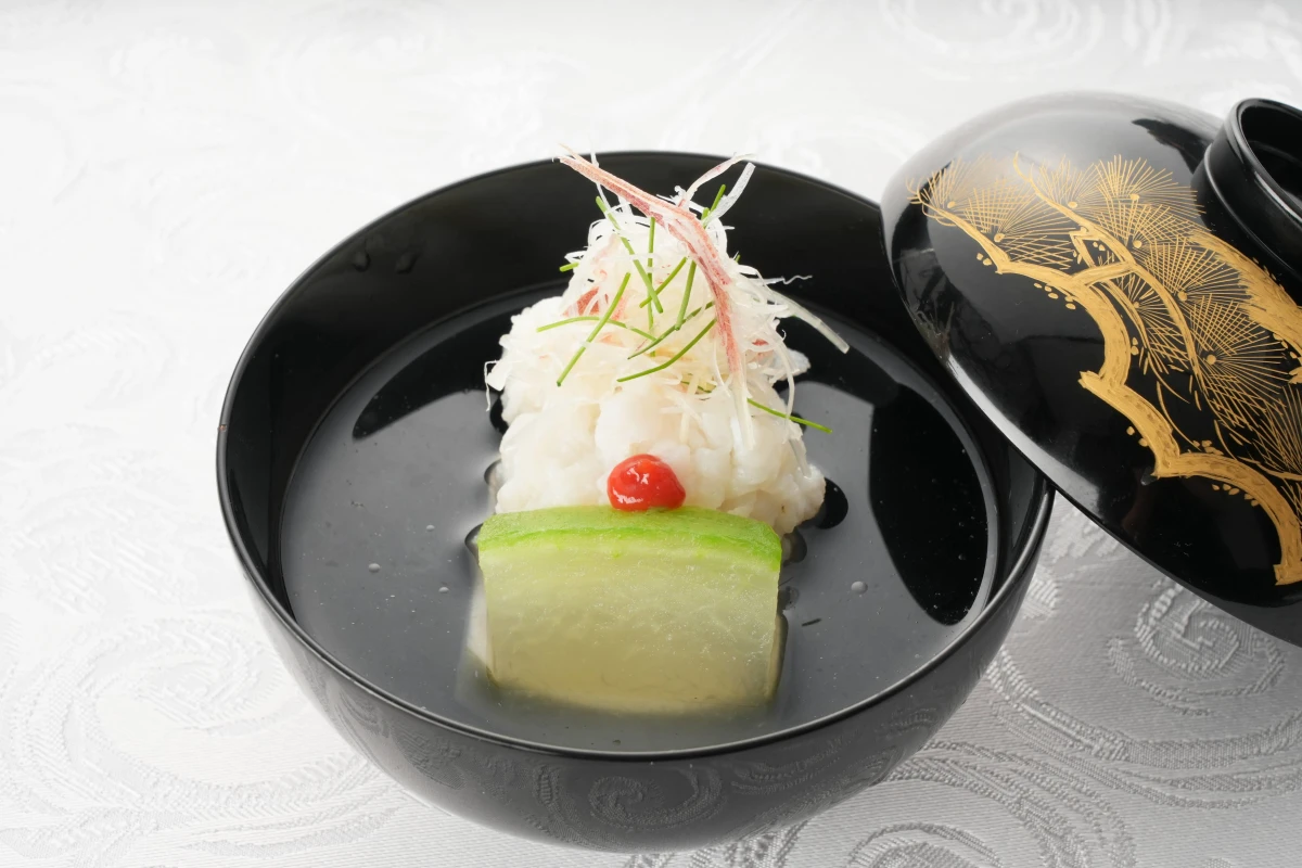【自家製生ケーキ付きアニバーサリープラン】 料理長こだわりの豪華懐石料理全9品★乾杯ドリンク★青山通りに面した上品な日本料理店 13