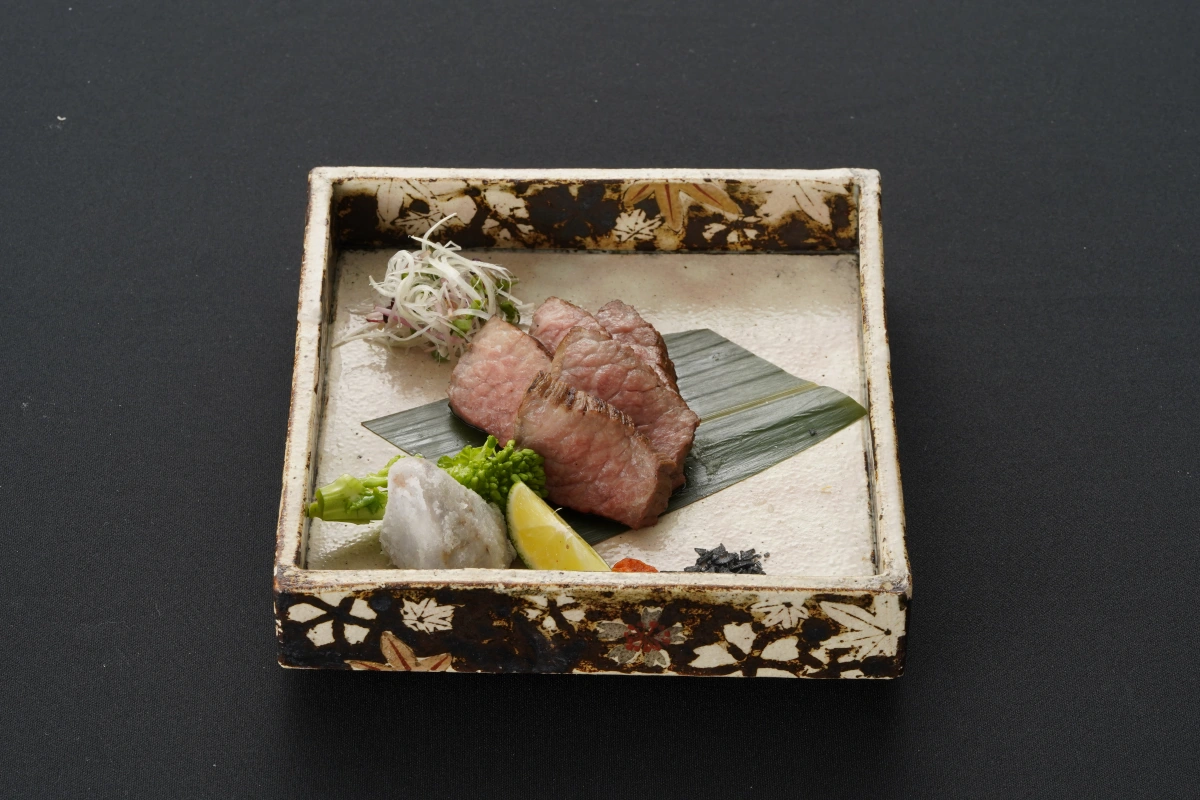【自家製生ケーキ付きアニバーサリープラン】 料理長こだわりの豪華懐石料理全9品★乾杯ドリンク★青山通りに面した上品な日本料理店 15
