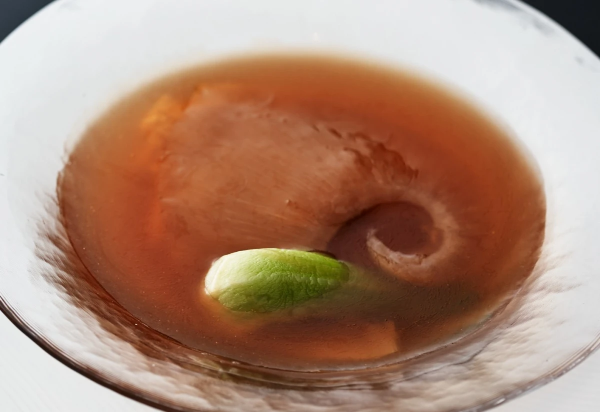 ご長寿祝いにも顔合わせにも◎縁起食材を使った華やかメニュー | 【個室確約 還暦・ご長寿/顔合わせ向けプラン】鮑・フカヒレ・ロブスターなど慶事にぴったりの全8品中華コースディナー～青城山～★西麻布で本格四川料理を堪能★